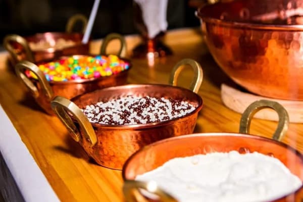 Cascata de chocolate em evento corporativo